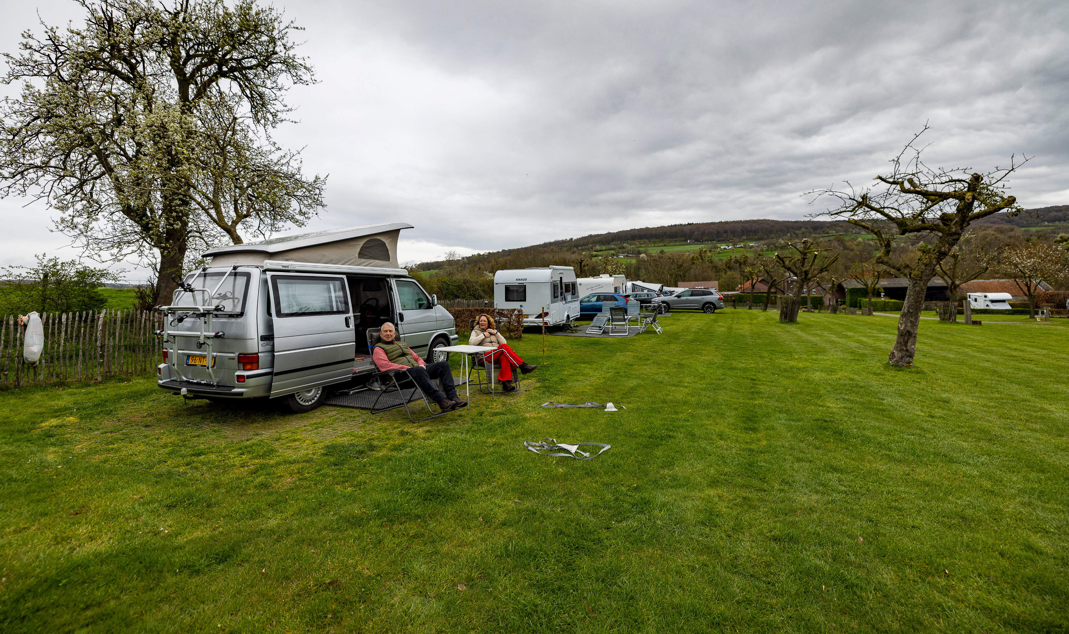 Goed weerbericht lokt kampeerders met Pasen massaal naar Zuid-Limburg: ‘We hebben nog één camperplaa